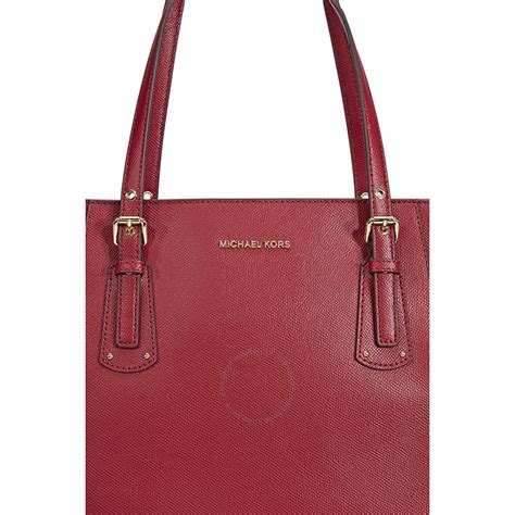 michael kors voyager crossgrain leather tote maroon|Michael Kors voyager large tote.